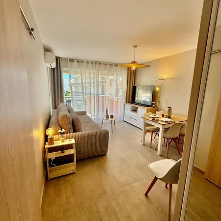 Stunning Sea View Apartment *